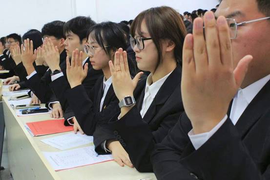 说明: G:\活动—上网站\雷竞技raybet第三次学代会\mmexport1701926700850.jpg